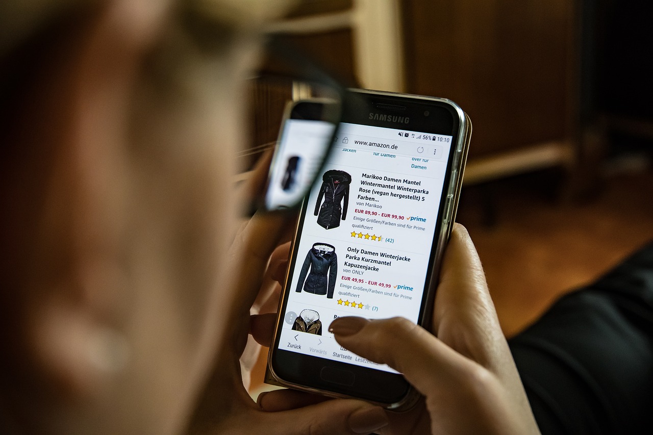 Belanja online menjadi pilihan (Foto: Pixabay/HutchRock )