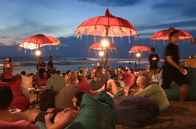Bali Kembali Dibuka untuk Wisatawan Mancanegara