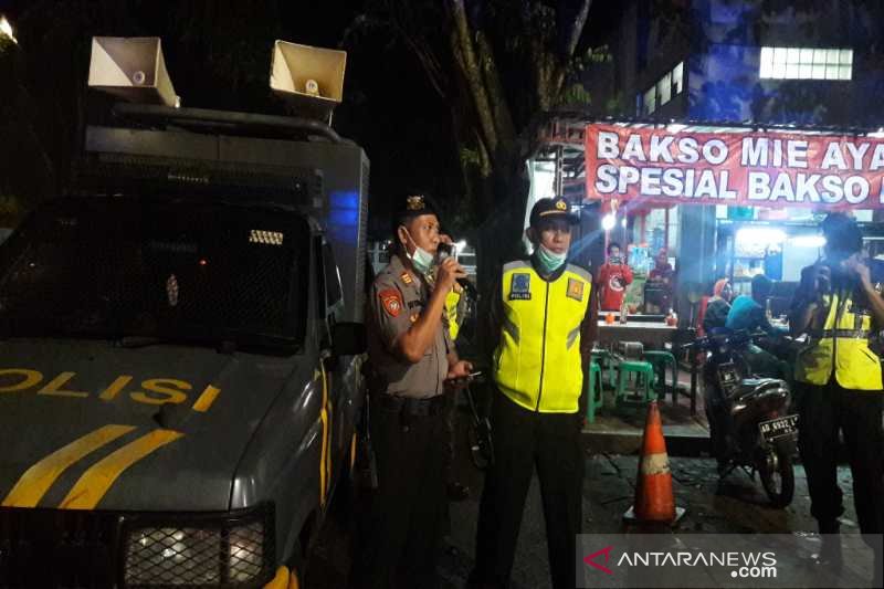 Upaya Polisi Tangkap Kerumunan Orang Berkedok PSBB Dinilai Bentuk Arogansi