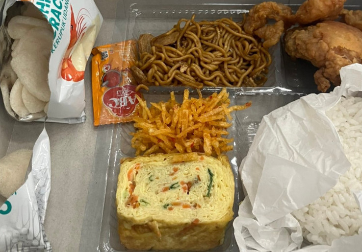 Nasi Kotak Piala Presiden 2025 Viral, Tuai Pujian Jurnalis Inggris: Makanan Terenak yang Pernah Dicoba di Pertandingan