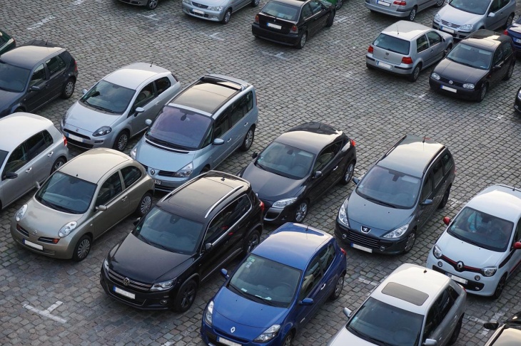 Jangan Sampai Telat Bayar, Begini Cara Periksa Pajak Mobil Secara Daring