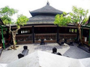 Wisata Ziarah ke Makam Wali Songo