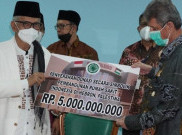 MUI Serahkan Bantuan Rp19,3 Miliar untuk Pembangunan RS Indonesia Hebron