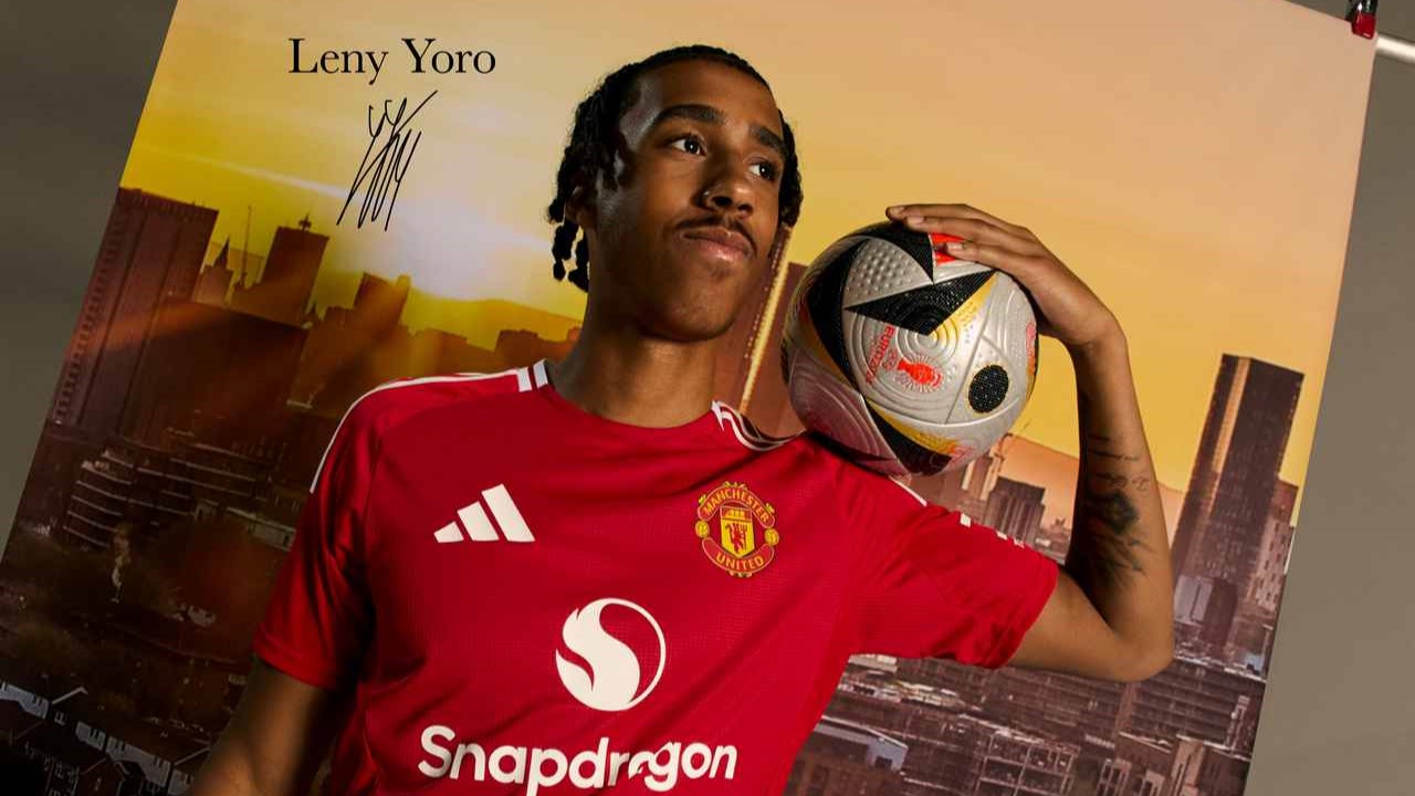 Manchester United Rampungkan Transfer Leny Yoro, Dikontrak hingga 2029