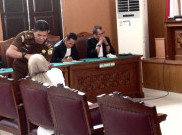 Gunakan Tasbih saat Sidang, Ratna Sarumpaet Ditegur Hakim
