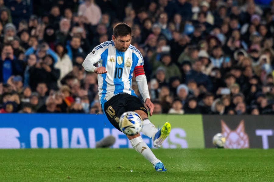 Prediksi Argentina Vs Aljazair: Ribuan Simulasi Superkomputer Messi Dkk Menang Telak