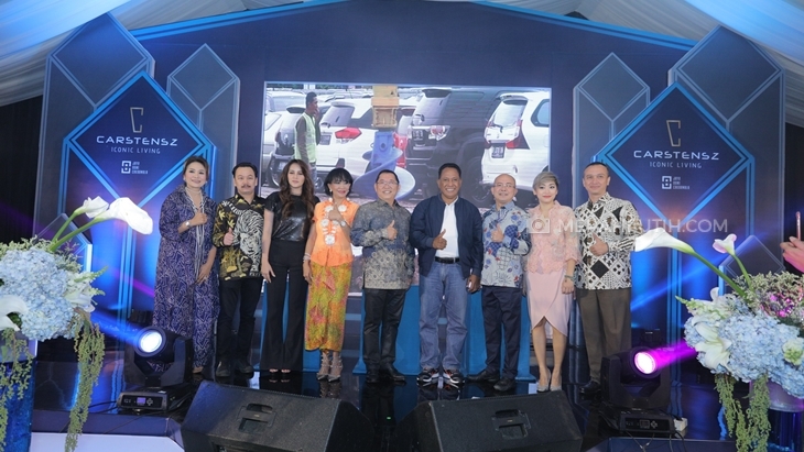 PT Jaya Bumi Cakrawala melakukan ground breaking Carstensz Residence yang juga dimeriakan oleh Diva Indonesia Titi DJ,  Sabtu, (23/3). (MP/Rizki Fitrianto)