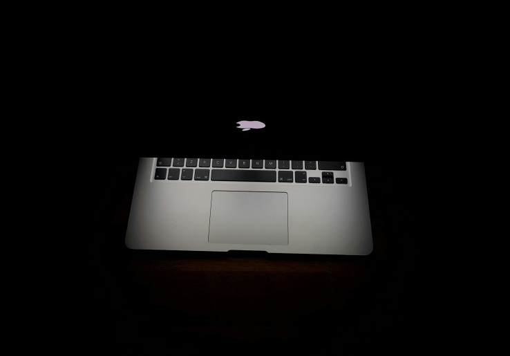 MacBook Layar Sentuh Pertama Apple Disebut Segera Meluncur, Intip Bocorannya