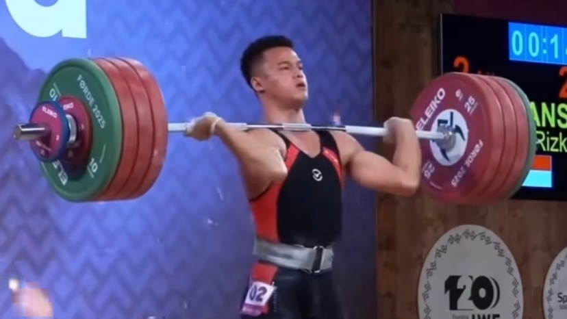 Lifter Indonesia Rizki Juniansyah Raih Dua Emas dan Rekor Dunia di Norwegia