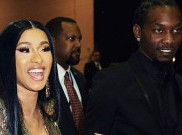 Cardi B dan Offset Hias Rumahnya dengan Hutan Natal