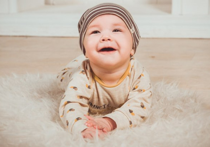 Bila Bayi Masuk Usia Merangkak Perhatikan Hal Ini!