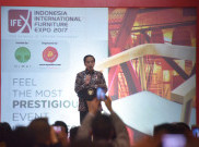 Kursi Rotan di Pameran Furniture Ini Bikin Jokowi Kagum