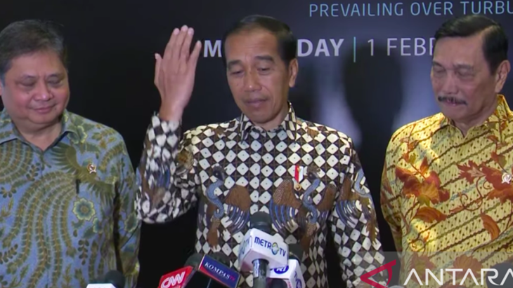 Jokowi Untung Tak Lakukan Reshuffle Kabinet
