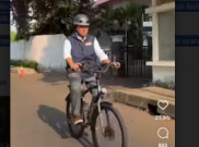 Anies Naik Sepeda ke RS Fatmawati untuk Cek Kesehatan