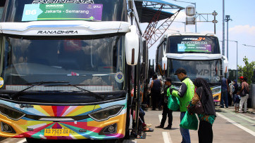 Ribuan Pengendara Ojol Ikuti Mudik Gratis GoMudik 2026 dari Terminal Pulo Gebang