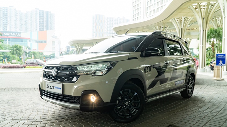 Suzuki Pamerkan New XL7 Hybrid di Margo City Depok