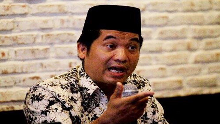 Pengamat politik Ray Rangkuti pertanyakan kewibawaan Presiden Jokowi dalam menangani Covid-19