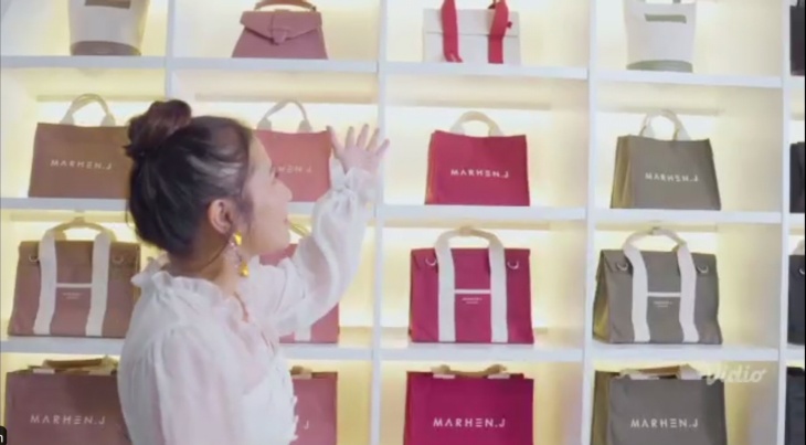 Prilly Latuconsina Dapat Tas Berbahan Kulit Apel