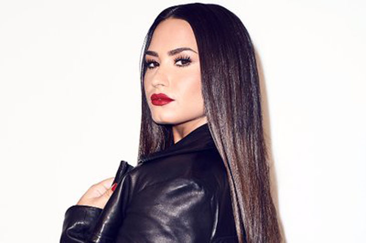 Buktikan Cintai Tubuh Apa Adanya, Demi Lovato Pamer Paha