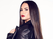 Buktikan Cintai Tubuh Apa Adanya, Demi Lovato Pamer Paha