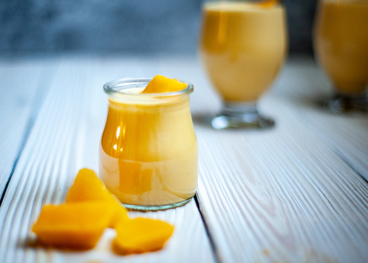 Ingin Kulit Kamu Terlihat Lebih Putih Bersinar? Coba Rutin Minum 7 Jus Buah Ini