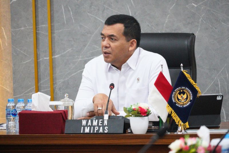 Dicari-cari Terkait OTT Imigrasi, Wamen Silmy Karim Diimbau Kooperatif Datang ke KPK