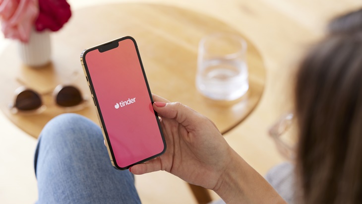 Cari Mutual Baru di Fitur 'Tinder Paspor'