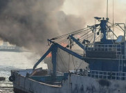 Kapal Terbakar di Muara Baru Jakut, ABK Panik Posisi Masih di Tengah Laut