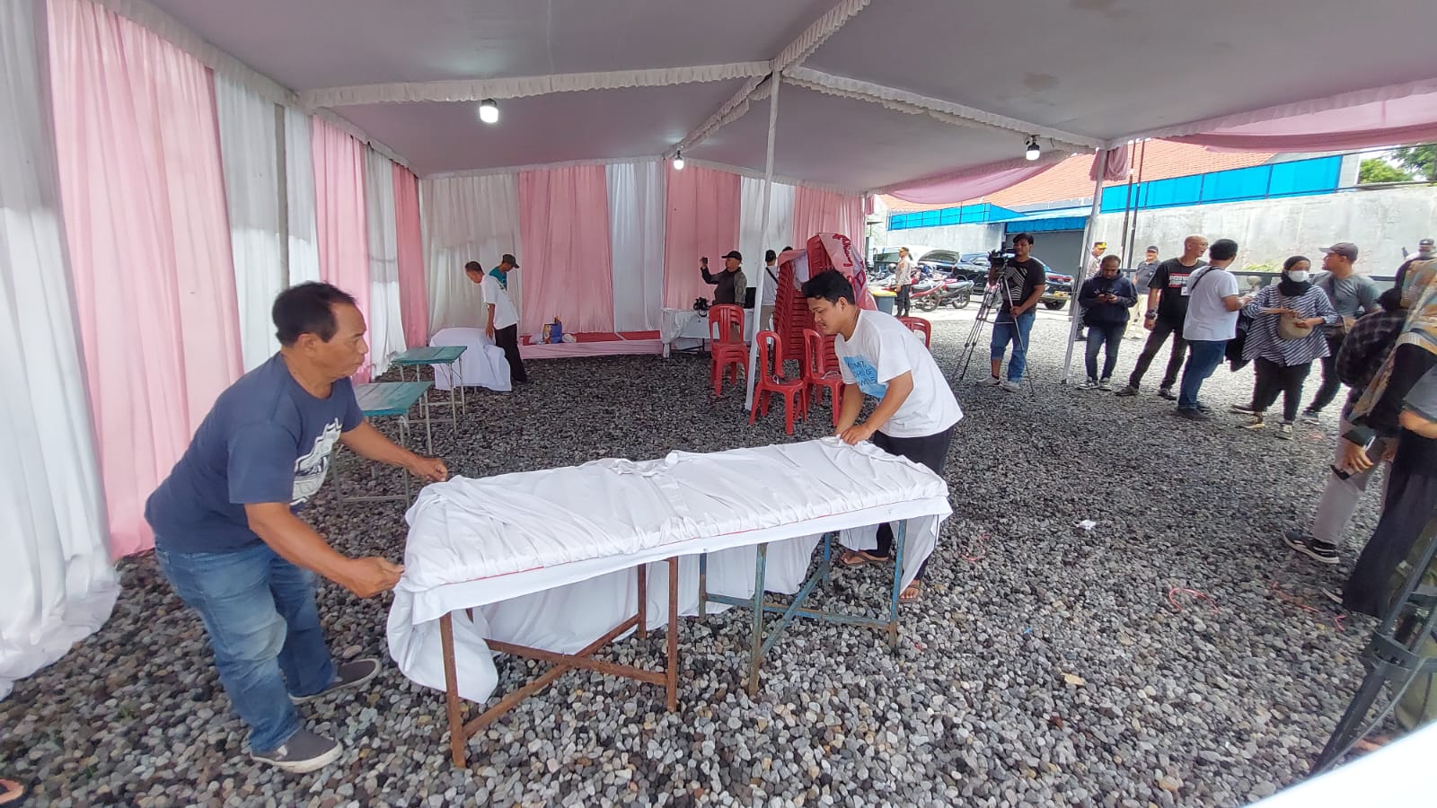 Layani 182 DPT, TPS 34 Tempat Gibran Nyoblos Usung Tema Valentine