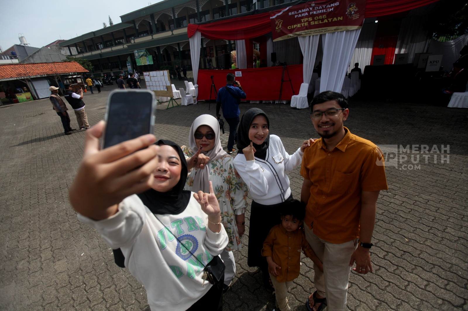 Antusias Warga Jakarta Mencoblos dalam Pilkada Serentak 2024