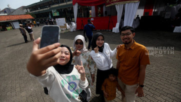 Antusias Warga Jakarta Mencoblos dalam Pilkada Serentak 2024