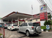 Antrean Panjang Beli BBM Terjadi di Pontianak, Pertamina Didesak Segera Bertindak