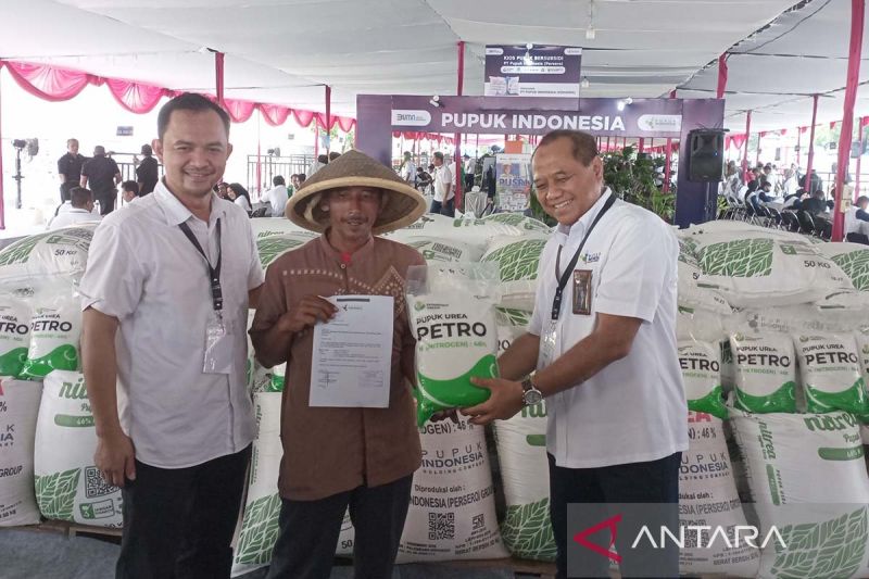 Jokowi Pastikan Pupuk Cukup, Minta Tambahan Rp 14 Triliun ke DPR