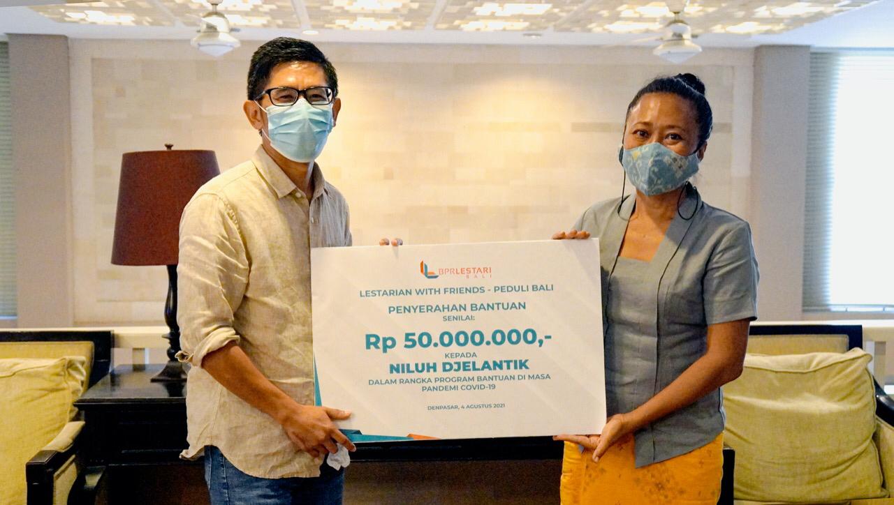 Prihatin Kondisi Pandemi di Bali, BPR Lestari Salurkan Bantuan COVID-19
