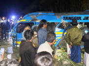 11 Orang Tewas Akibat KA Probowangi Tabrak Minibus Elf