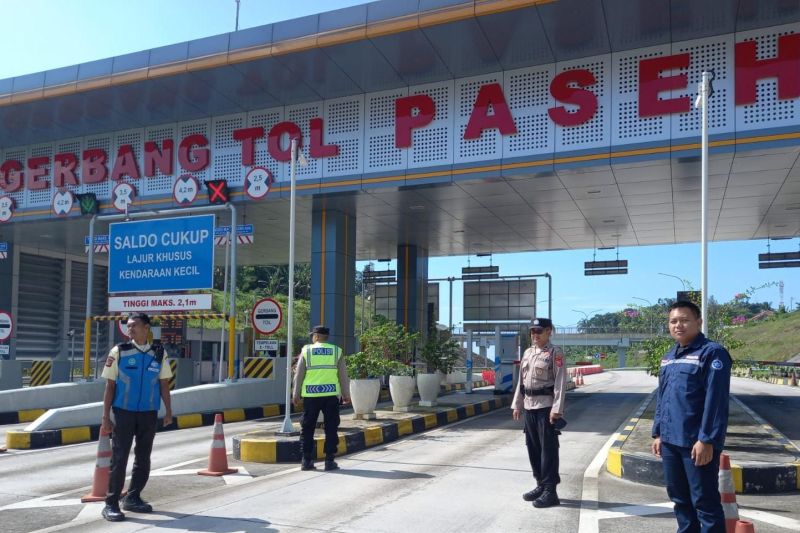Hati-Hati Lewat Tol Cisumdawu, Ada Retakan 80 Meter Dalamnya 2 Meter!