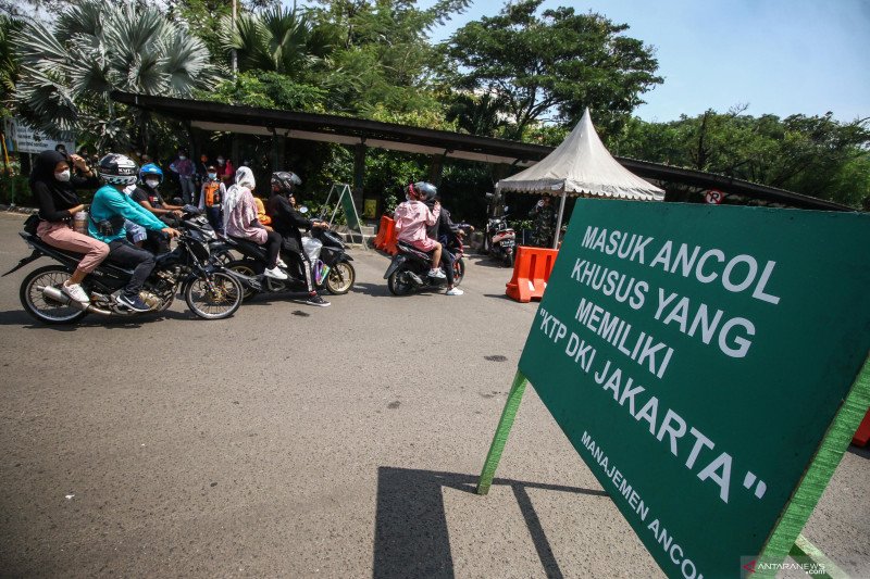 Ancol Membludak, Cak Imin Kritik Larangan Ziarah Kubur di Jakarta
