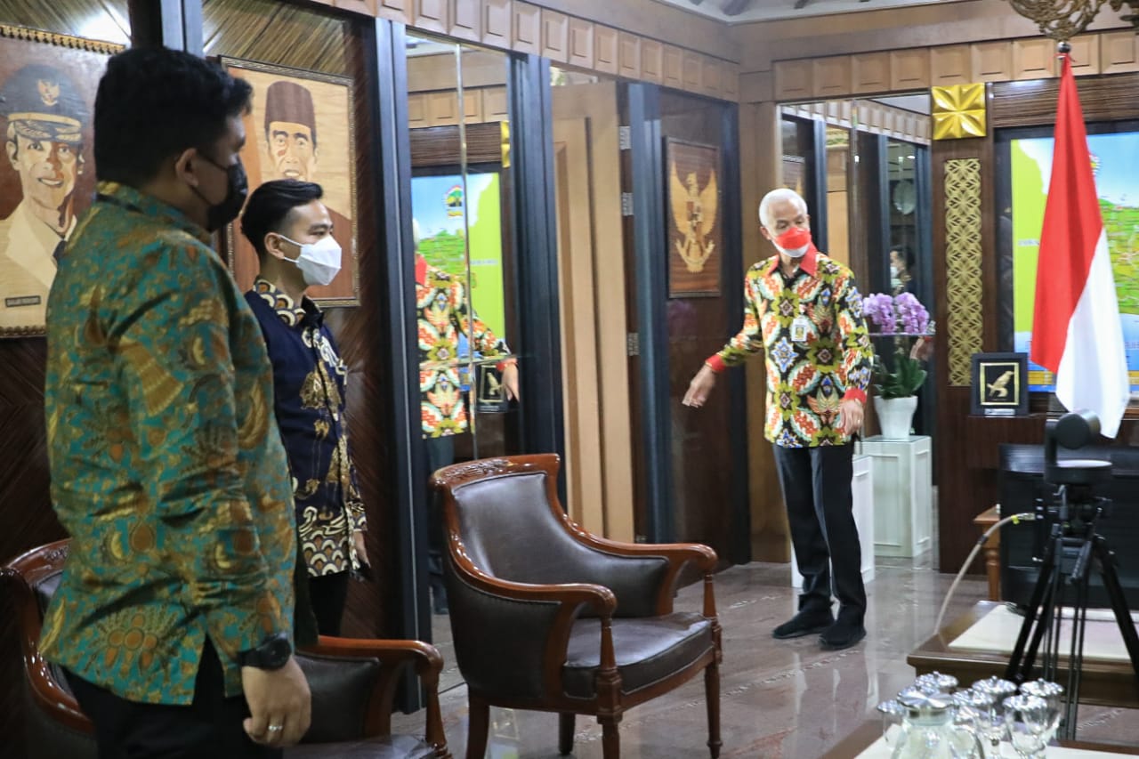 Anak dan Mantu Jokowi Sambangi Ganjar, Klaimnya Hanya Makan Siang