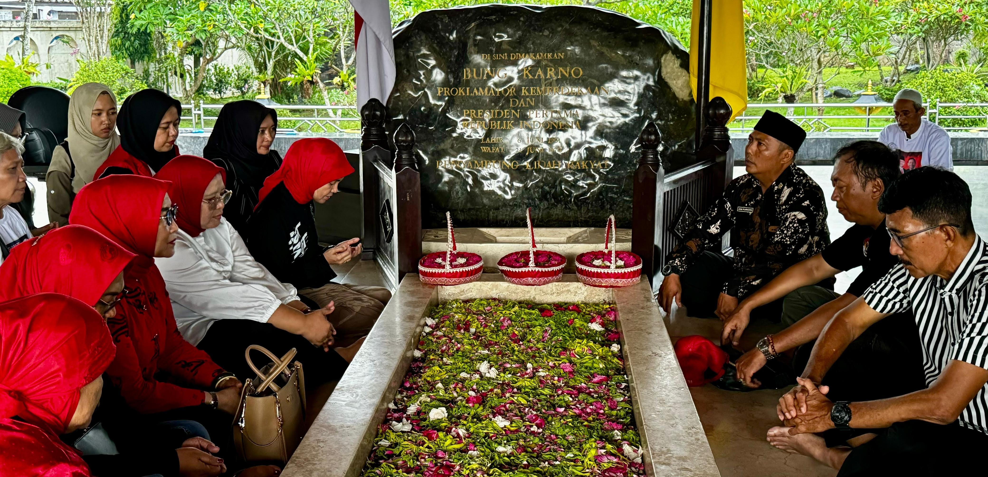 Diawali Ziarah Makam Bung Karno, Atikoh Ganjar Sosialisasi Pentingnya Asam Folat