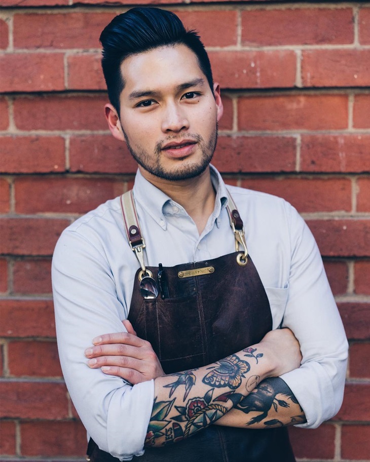 Perempuan tak akan bosan menyimak cerita dari seorang barista (Foto: Instagram/@mikaeljasin)