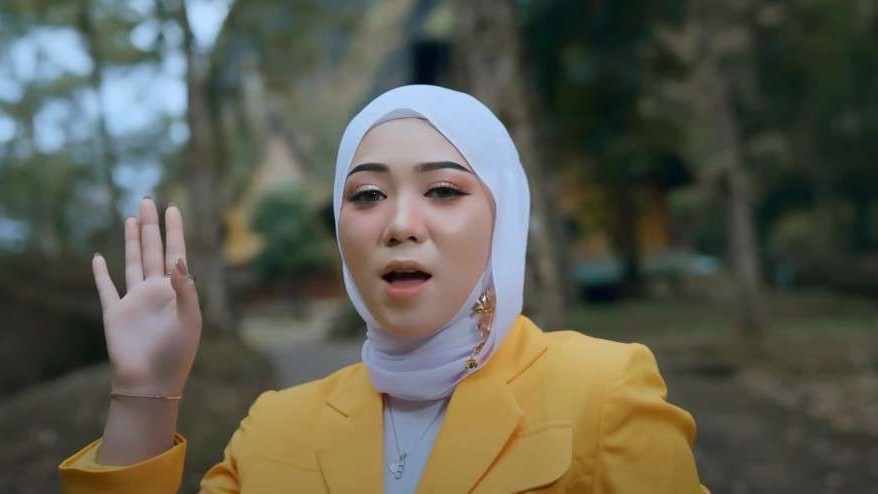 Lirik Lagu Minang 'Di Ikek Gadih Subarang' dari Fauzana, Tentang Kekasih yang Kepincut Perempuan Lain di Perantauan