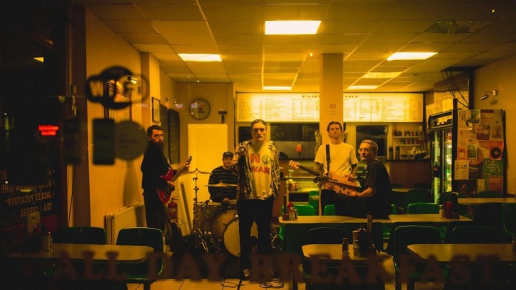 Neck Deep Lepas Video Musik untuk Trek 'Dumstruck Dumpf**k'