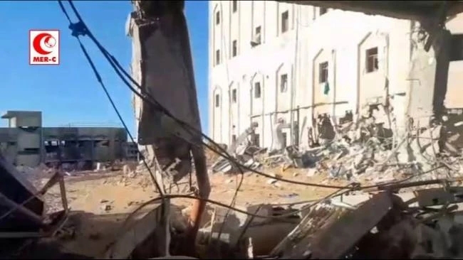 Kemlu RI Kecam Israel Pasang Spanduk di Reruntuhan RS Indonesia Gaza