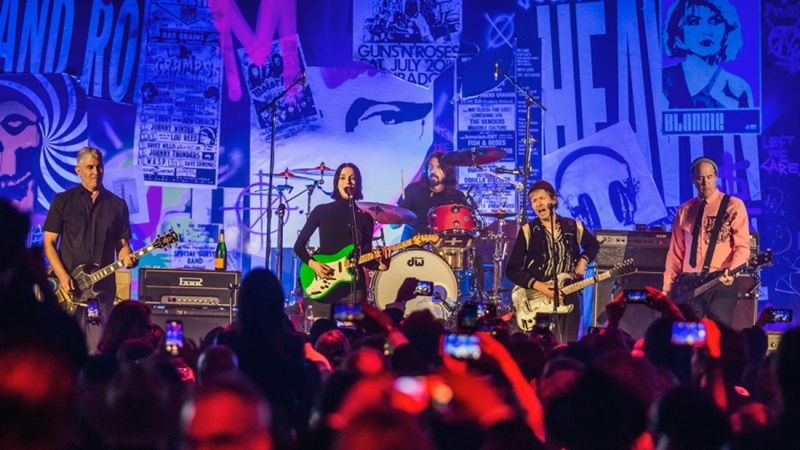 Penampilan Nirvana Reunion Jadi Suguhan Emosional untuk Penggemar