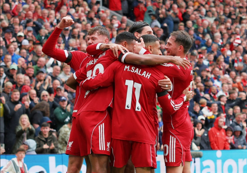 5 Pemain Liverpool Diragukan Hadapi Man United Termasuk Alisson Becker dan Wataru Endo, Upaya Bangkit Menemui Ganjalan