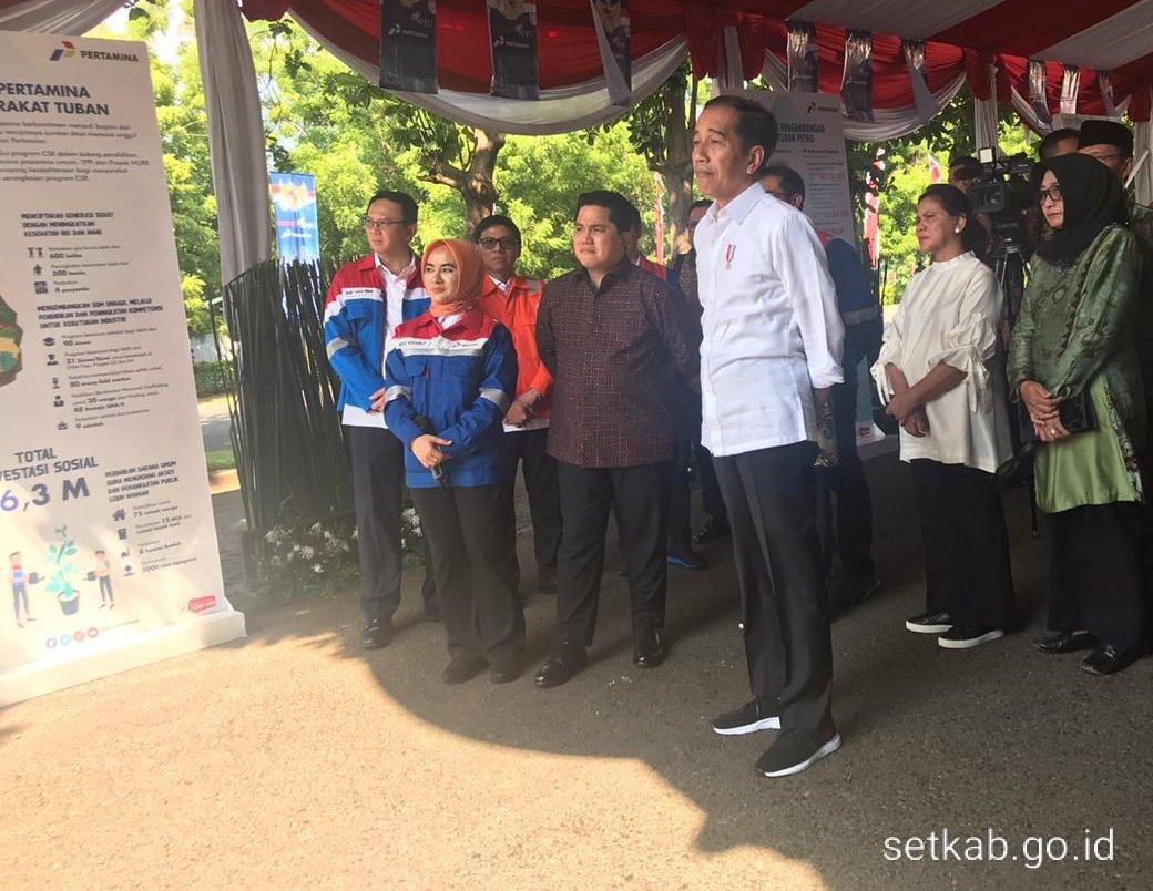 Presiden Jokowi meninjau kilang PT Trans Pacific Petrochemical Indotama (TPPI) di Jenu, Tuban, Jawa Timur, Sabtu (21/12). Foto: Setkab