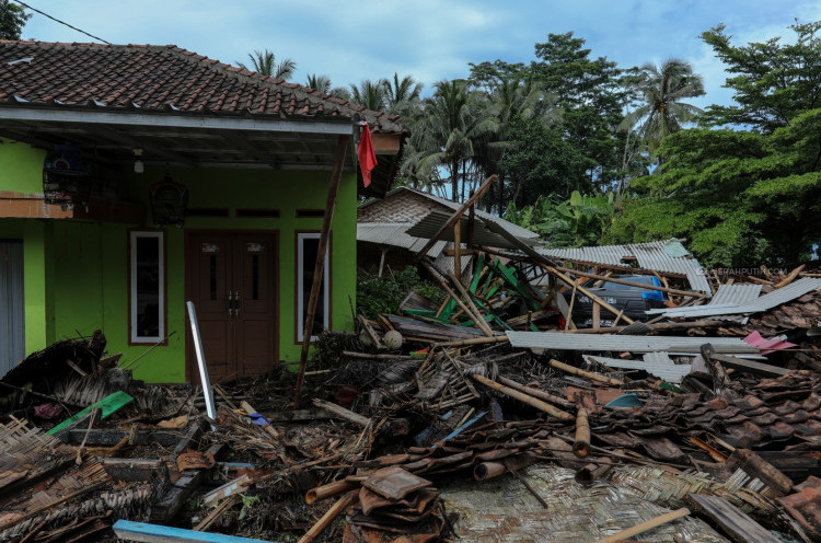 Kerusakan Pemukiman Pasca Tsunami Selat Sunda Di Sepanjang Pesisir Pantai Tanjung Lesung Hingga Sumur