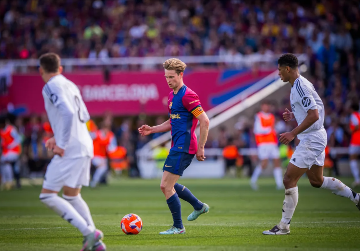 El Clasico 2025: Prediksi Duel Panas Real Madrid vs Barcelona Memperebutkan Puncak Klasemen La Liga