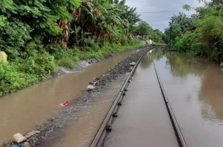 Sempat Terhambat karena Banjir, Jalur KA Argopuro-Banyuwangi Kota Kembali Normal