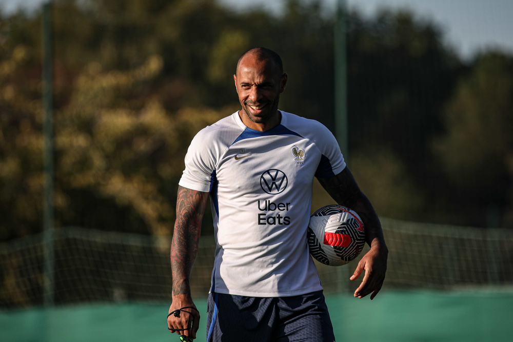 Thierry Henry Pantau Laga Indonesia vs Guinea U-23